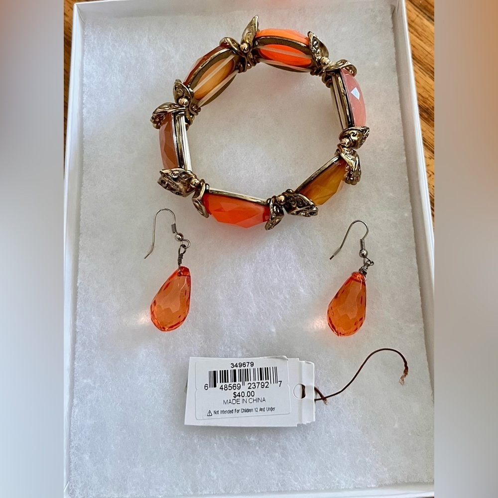 NWT Vintage Bon Ton Orange Resin Stretch Bracelet & Dangle Earring Set Ornate